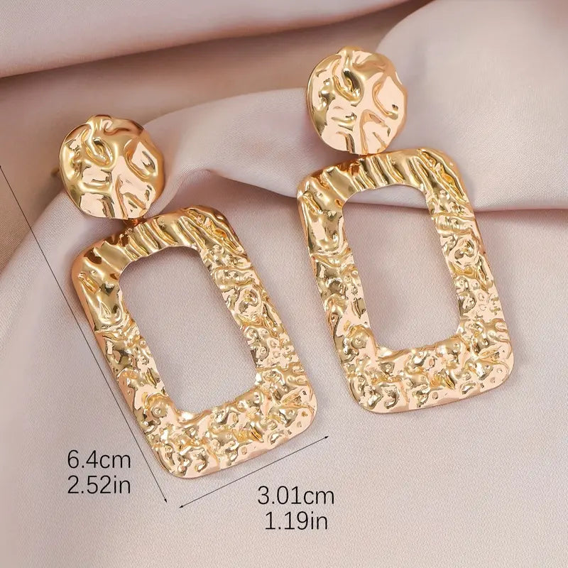 Pair of Large Square Metal Hammer Pattern Effect Earrings for Women
