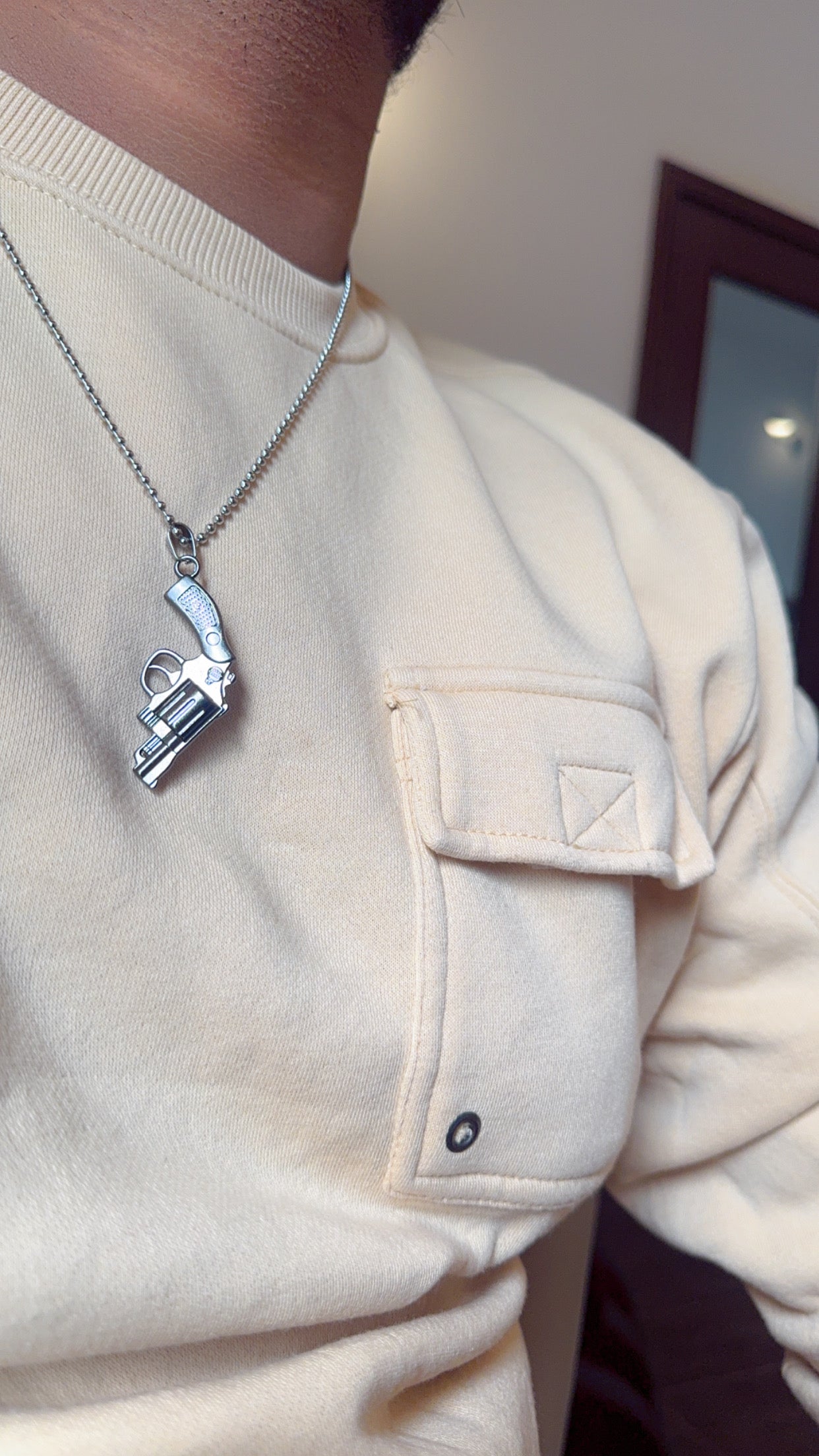 Revolver pendant